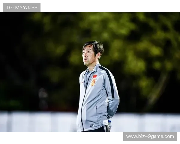 中国足球传奇球星聚焦：从职业生涯到未来发展与国家队贡献