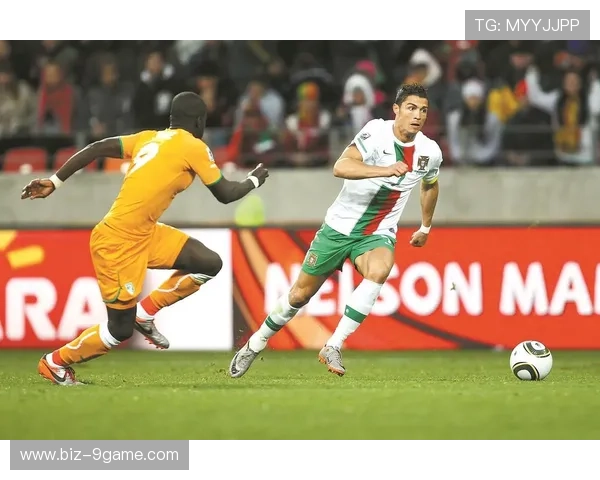 足球明星与小球迷谁更厉害 谁能在赛场上创造奇迹