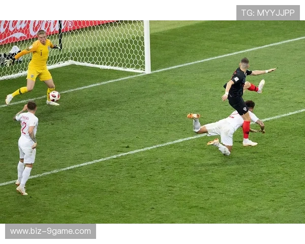 足球球星意外摔跤瞬间曝光 谁是场上最易受伤的明星球员 足球球星意外摔跤瞬间曝光 谁是场上最易受伤的明星球员